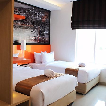 Bliss Soetta Hotel Semarang Zewnętrze zdjęcie
