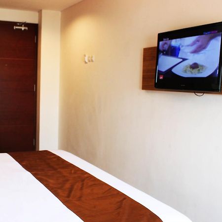Bliss Soetta Hotel Semarang Zewnętrze zdjęcie