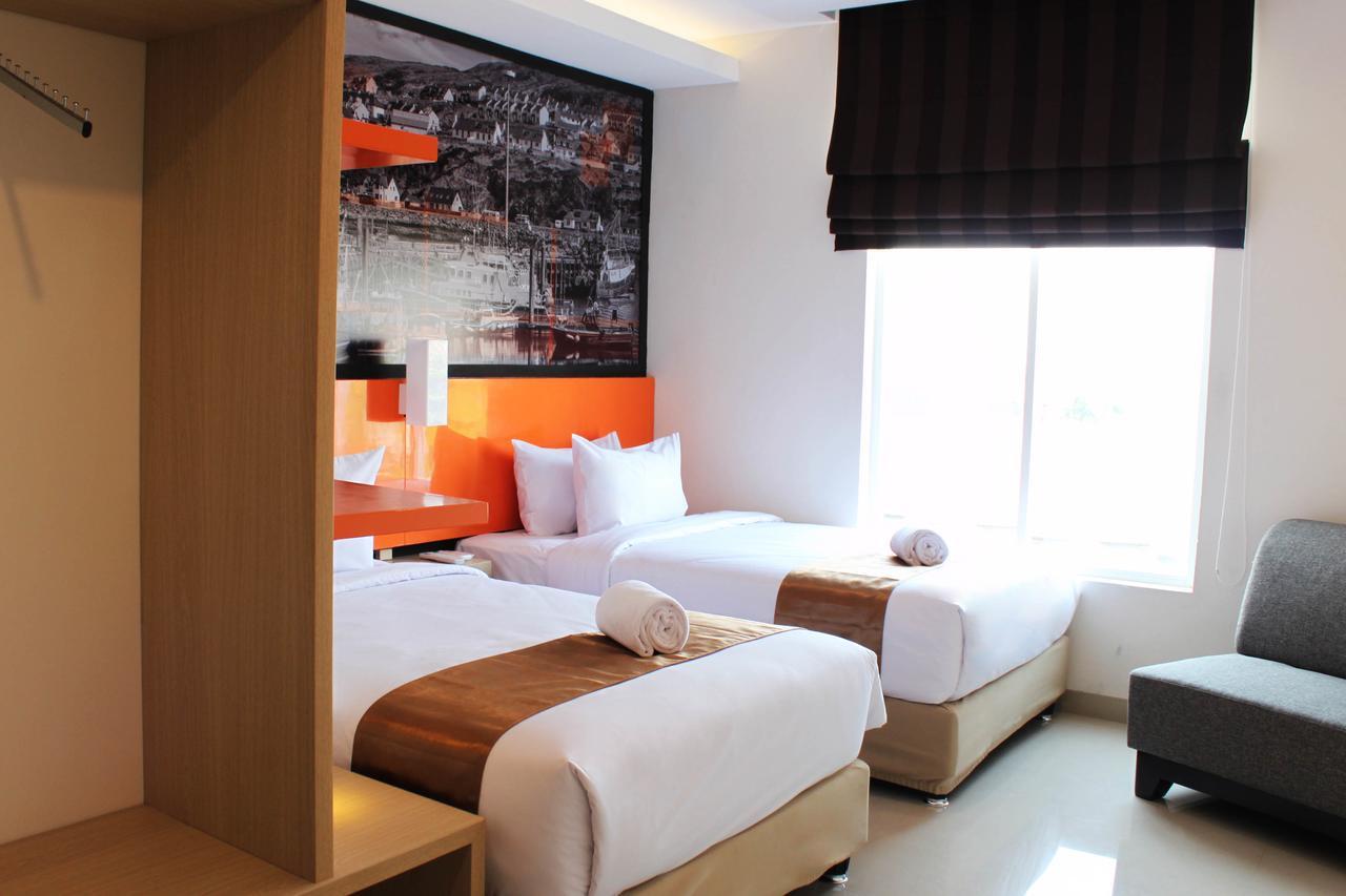 Bliss Soetta Hotel Semarang Zewnętrze zdjęcie
