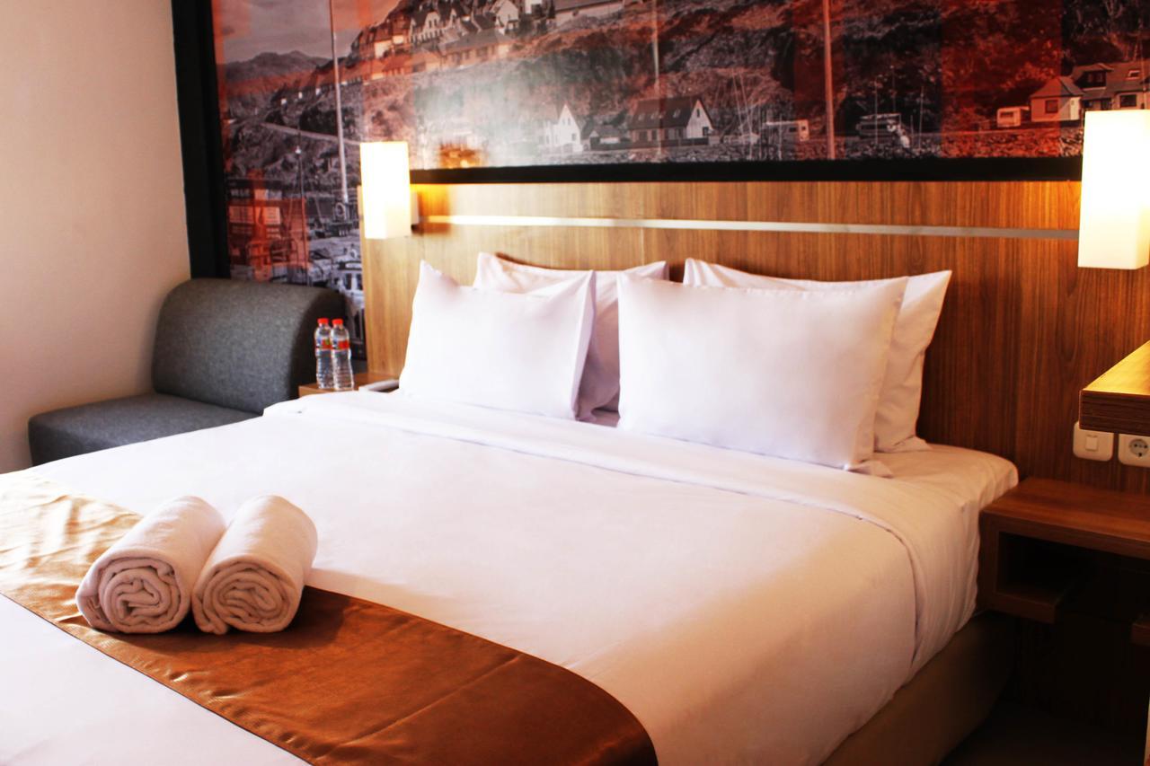 Bliss Soetta Hotel Semarang Zewnętrze zdjęcie